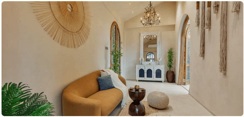 Roman Holiday Lounge