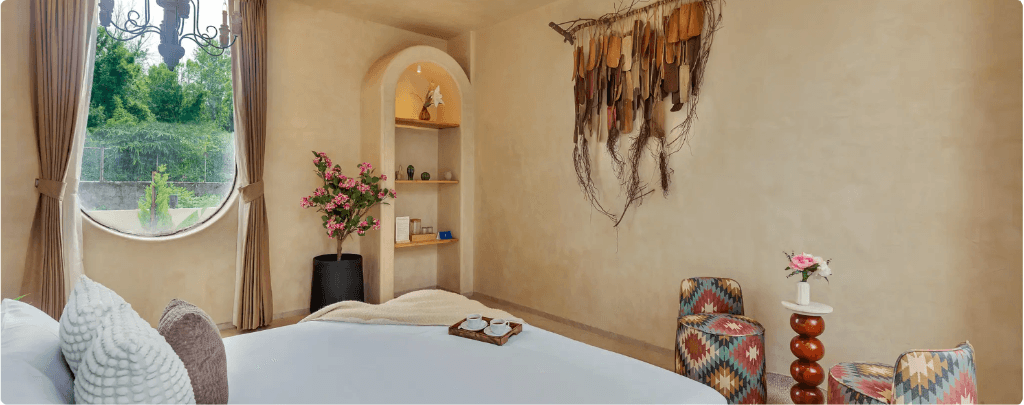 Roman Holiday Bedroom